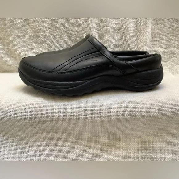 L.L. Bean Moc Mule Slide Shoe-Black Leather-8.5 Medium-Very Good Condition - Picture 2 of 13
